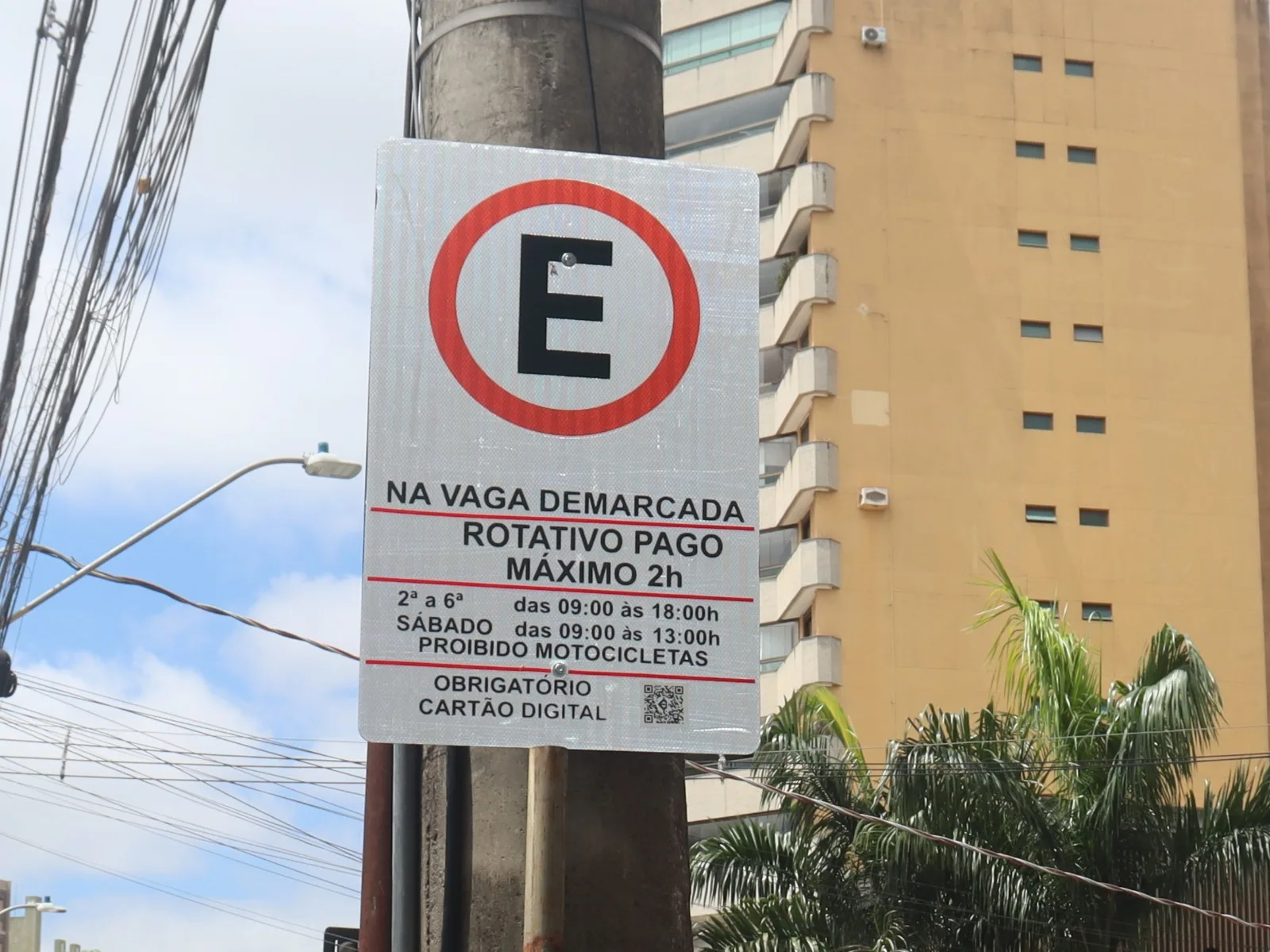 Fiscalização é feita pelos agentes em bikes ou embarcados em viaturas OCR Crédito: Divulgação Emdec