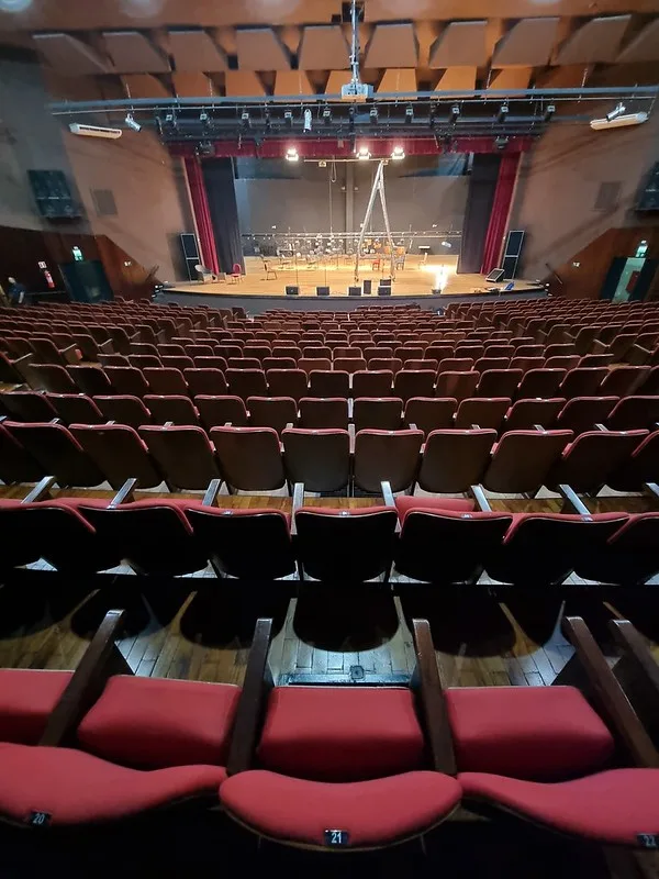 Teatro Municipal "Lulu Benencase"