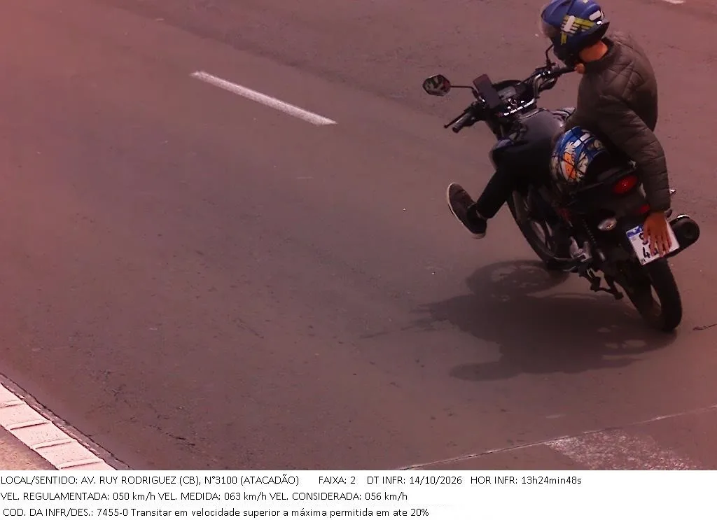 Crédito: Divulgação/Emdec Radares já flagraram situações de alta velocidade, avanço de sinal vermelho e ‘mão na placa’